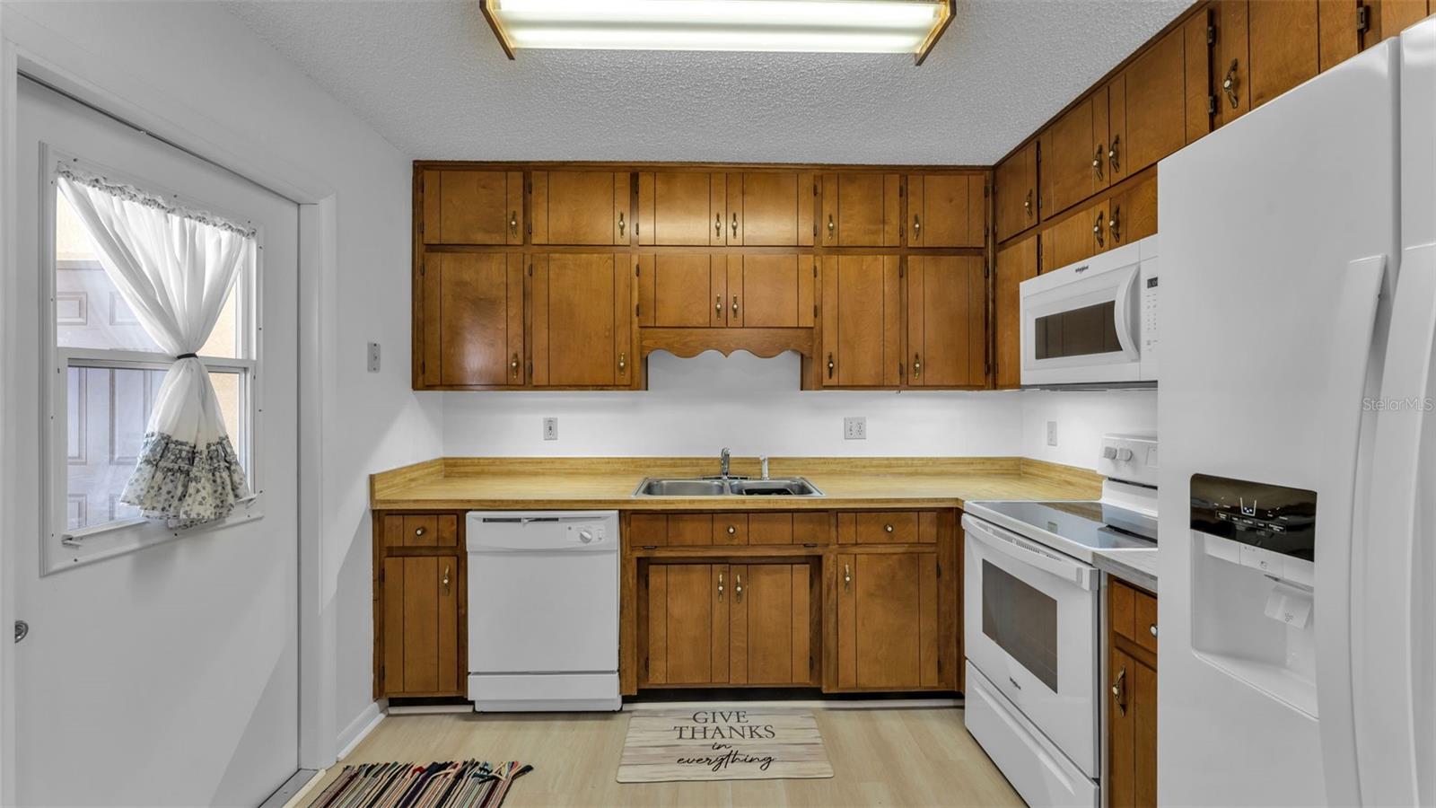 16 N HENDRY AVE, FORT MEADE, FL, 33841