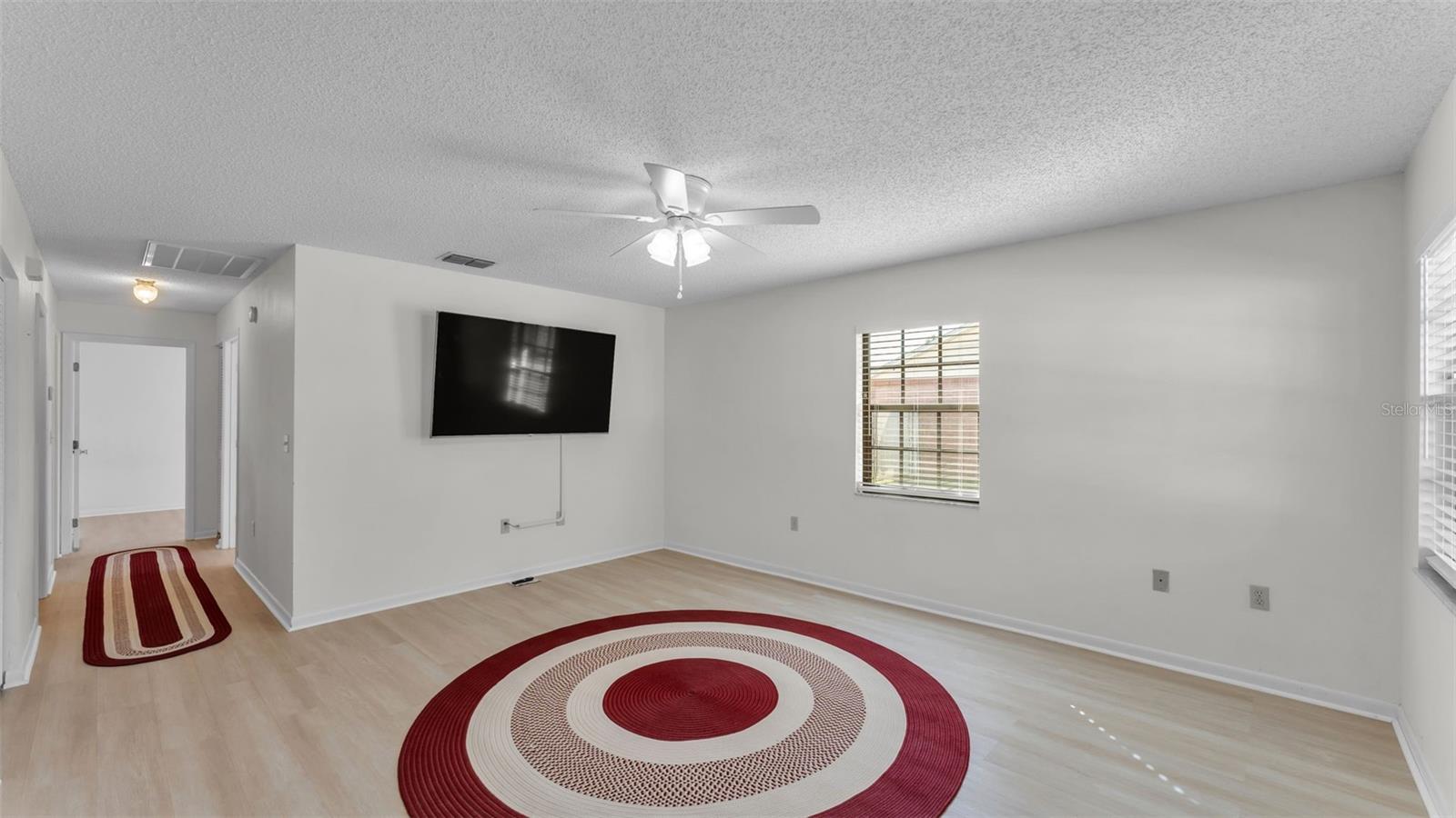 16 N HENDRY AVE, FORT MEADE, FL, 33841