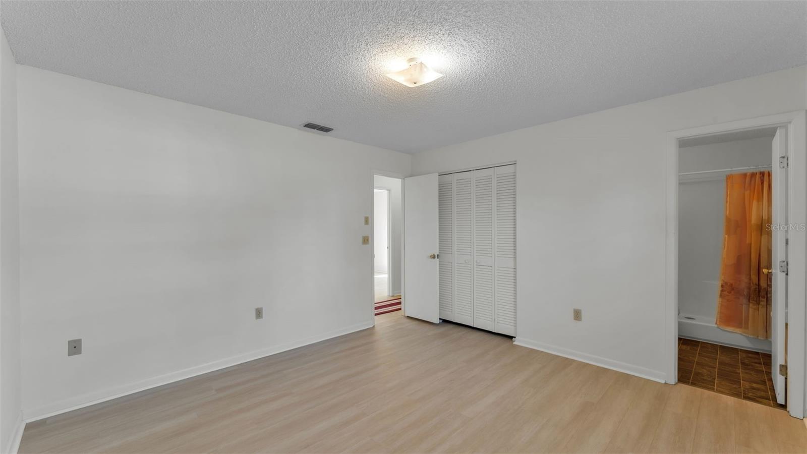 16 N HENDRY AVE, FORT MEADE, FL, 33841