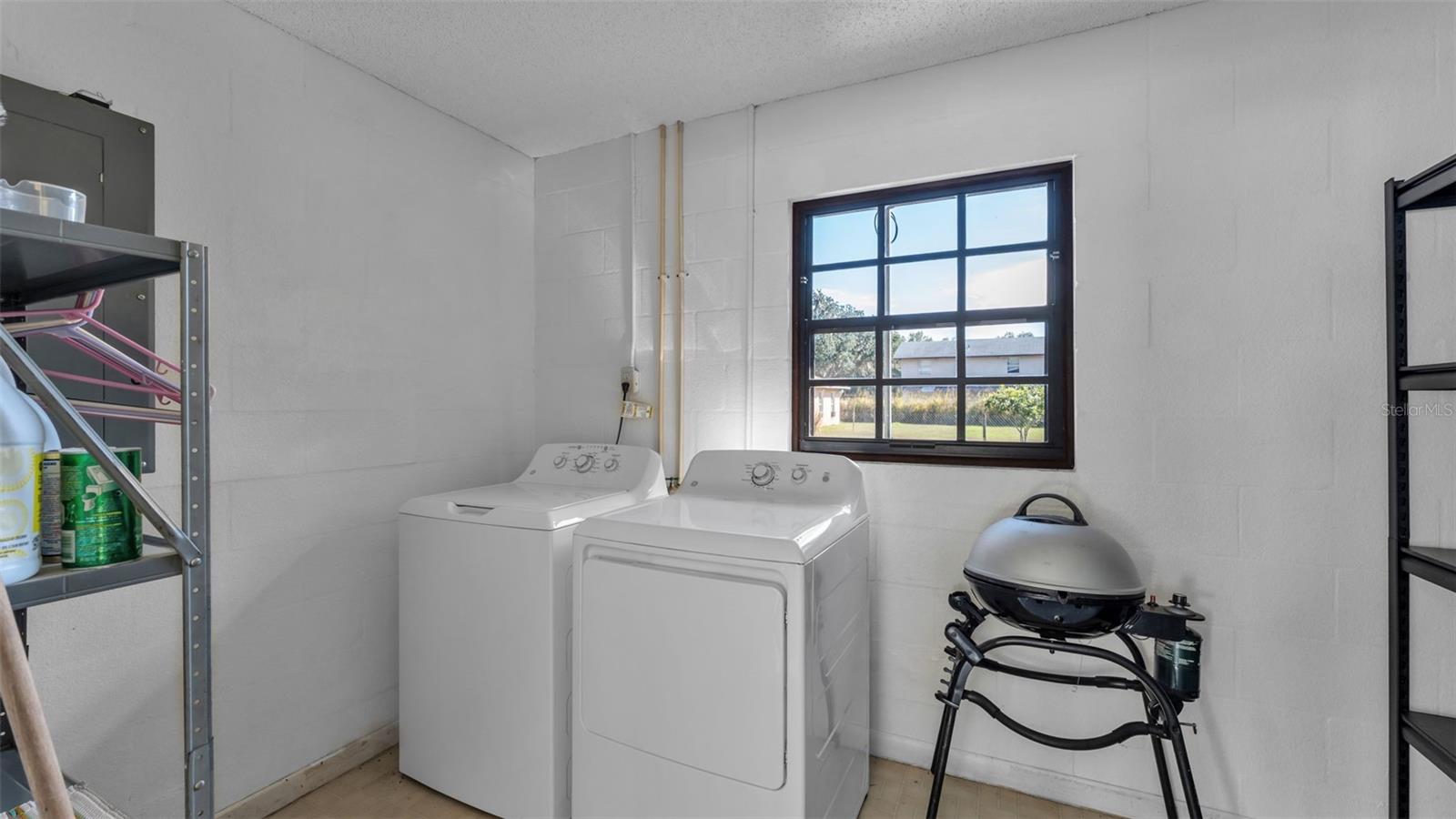 16 N HENDRY AVE, FORT MEADE, FL, 33841