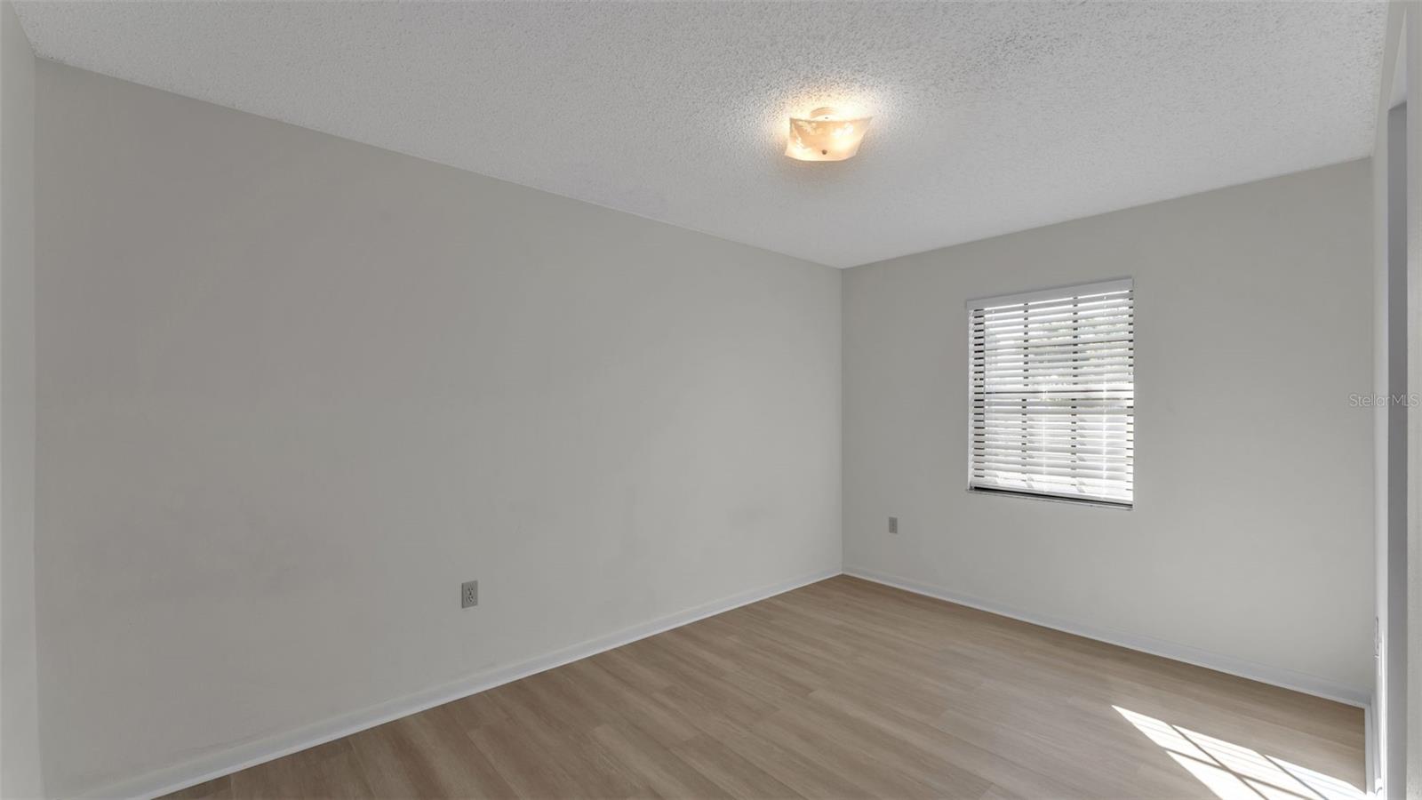 16 N HENDRY AVE, FORT MEADE, FL, 33841