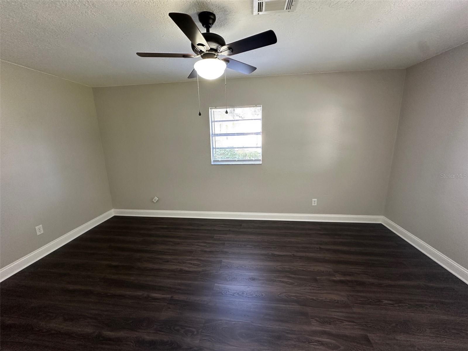 890 EMERALD DR, MOUNT DORA, FL, 32757