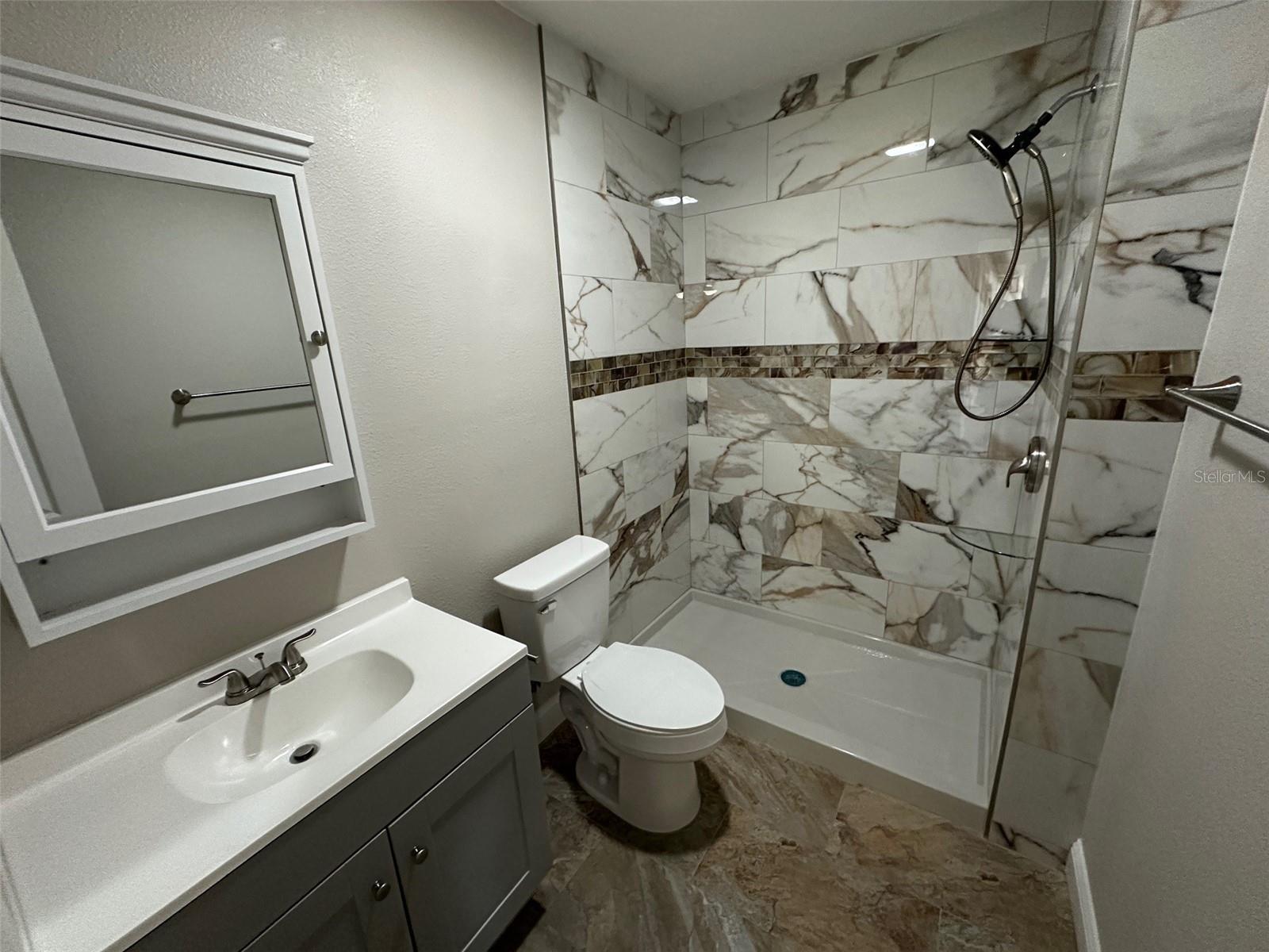 890 EMERALD DR, MOUNT DORA, FL, 32757