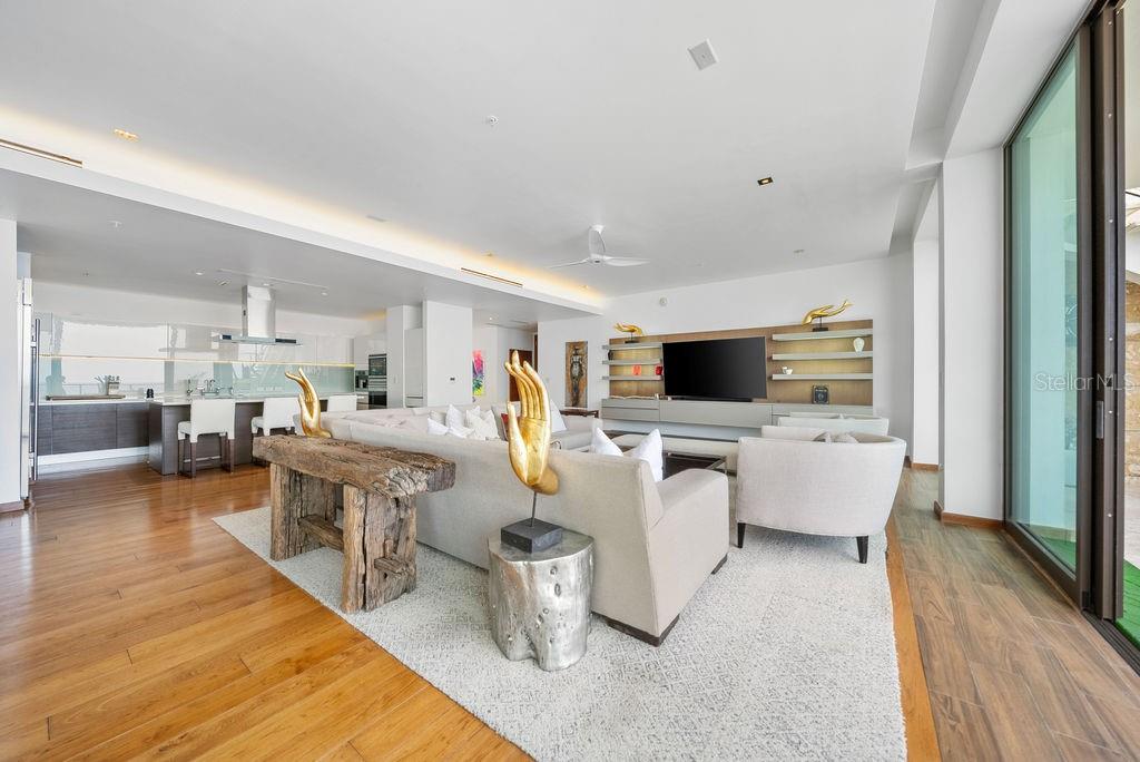 PR9117178 Property Photo