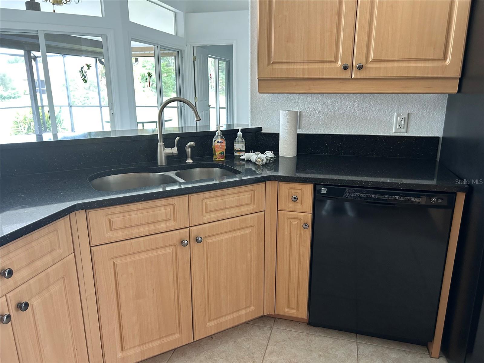 113 MARK TWAIN LN, ROTONDA WEST, FL, 33947