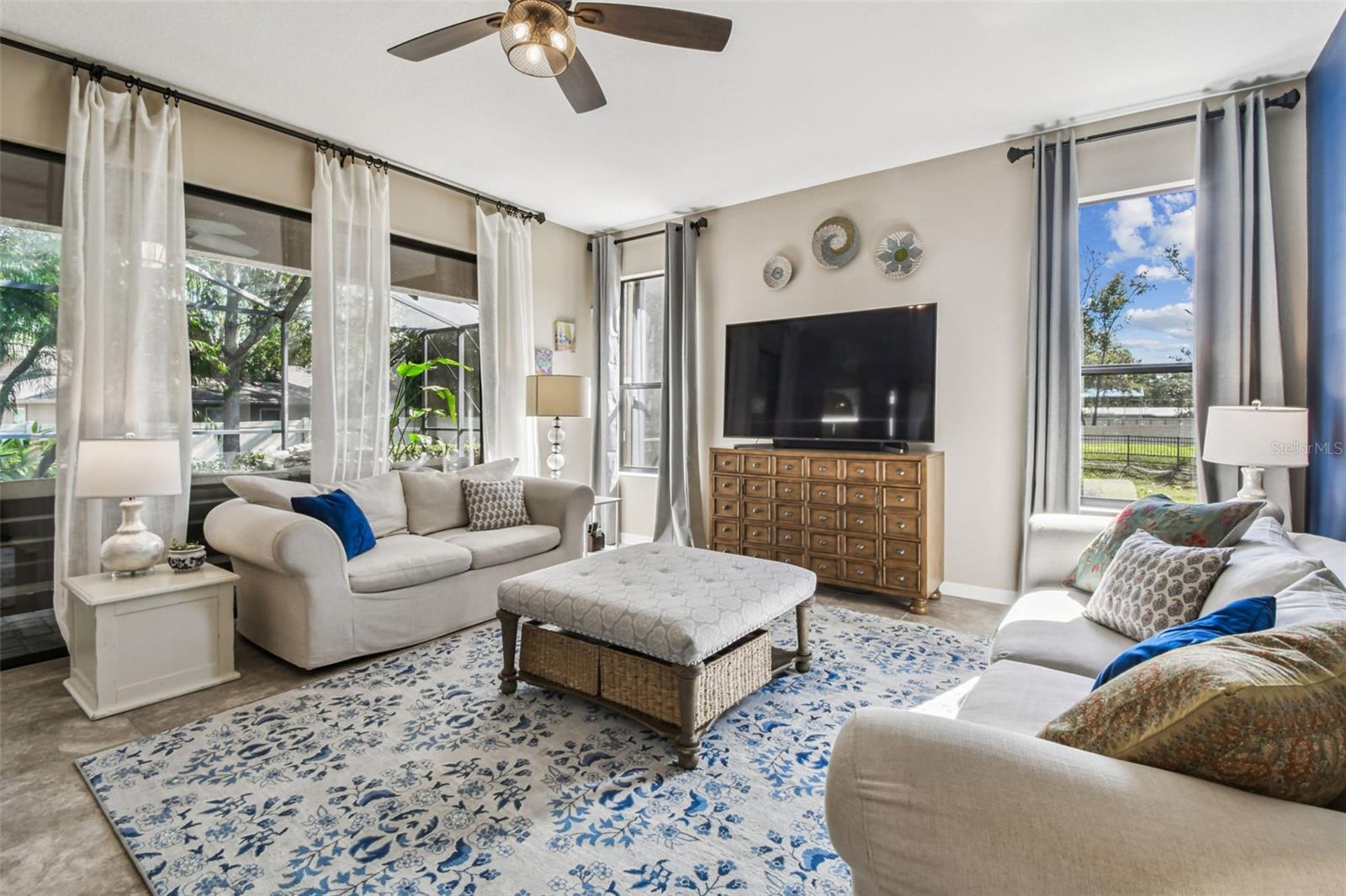 15613 N HIMES AVE, TAMPA, FL, 33618