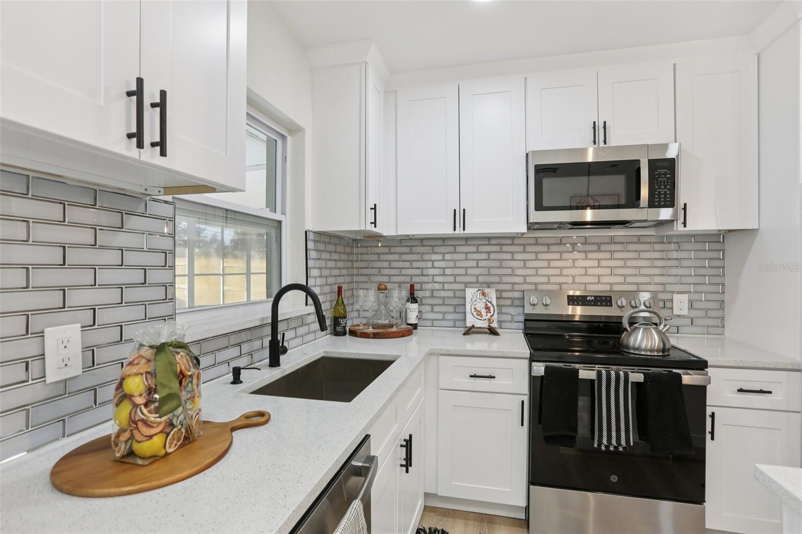 1226 ROBIN HOOD LN, DUNEDIN, FL, 34698