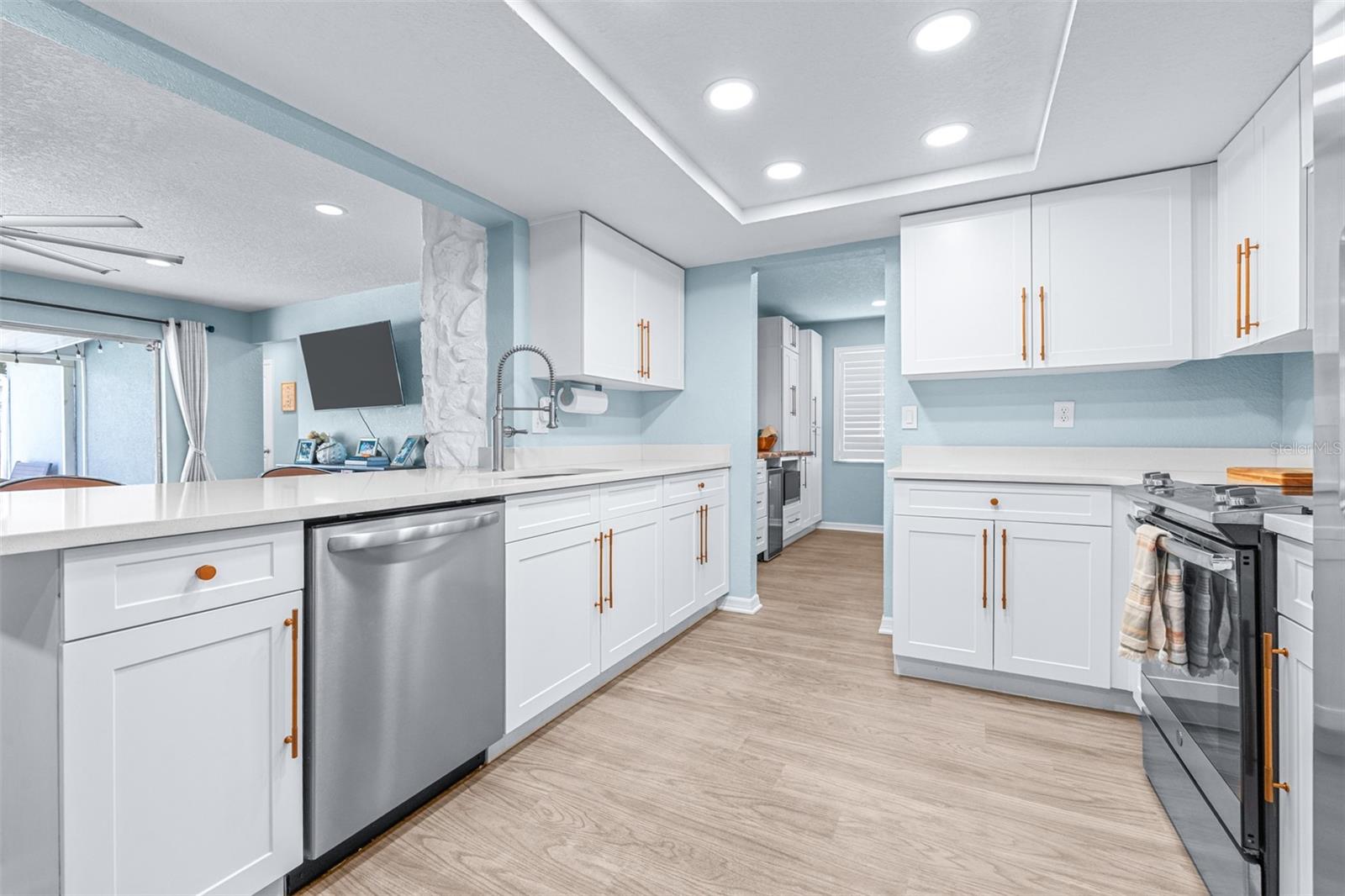 8687 MATTHEW ST, SEMINOLE, FL, 33772