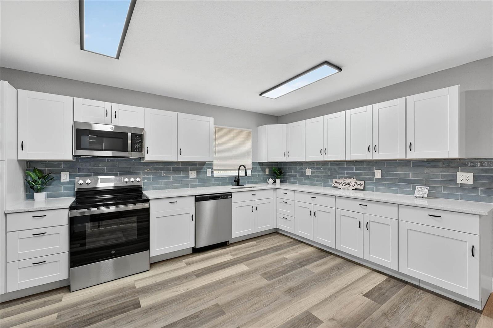 6965 21ST ST N, ST PETERSBURG, FL, 33702