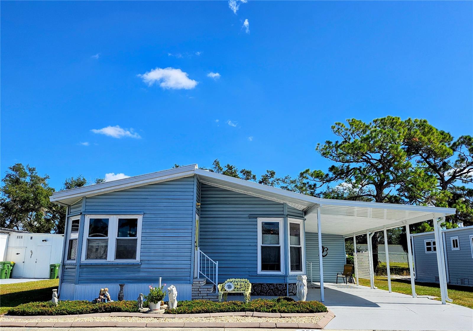 305 OAKWOOD BLVD E, SARASOTA, FL, 34237