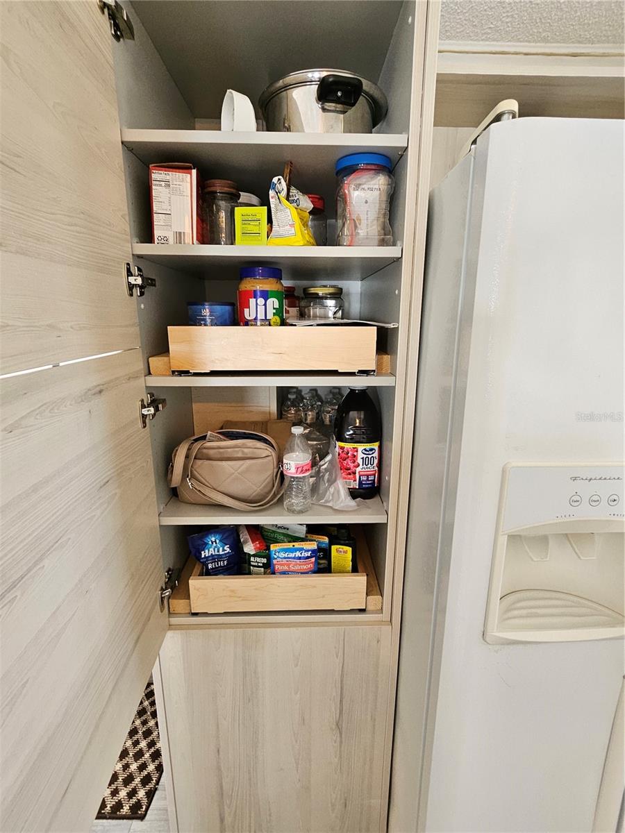 305 OAKWOOD BLVD E, SARASOTA, FL, 34237