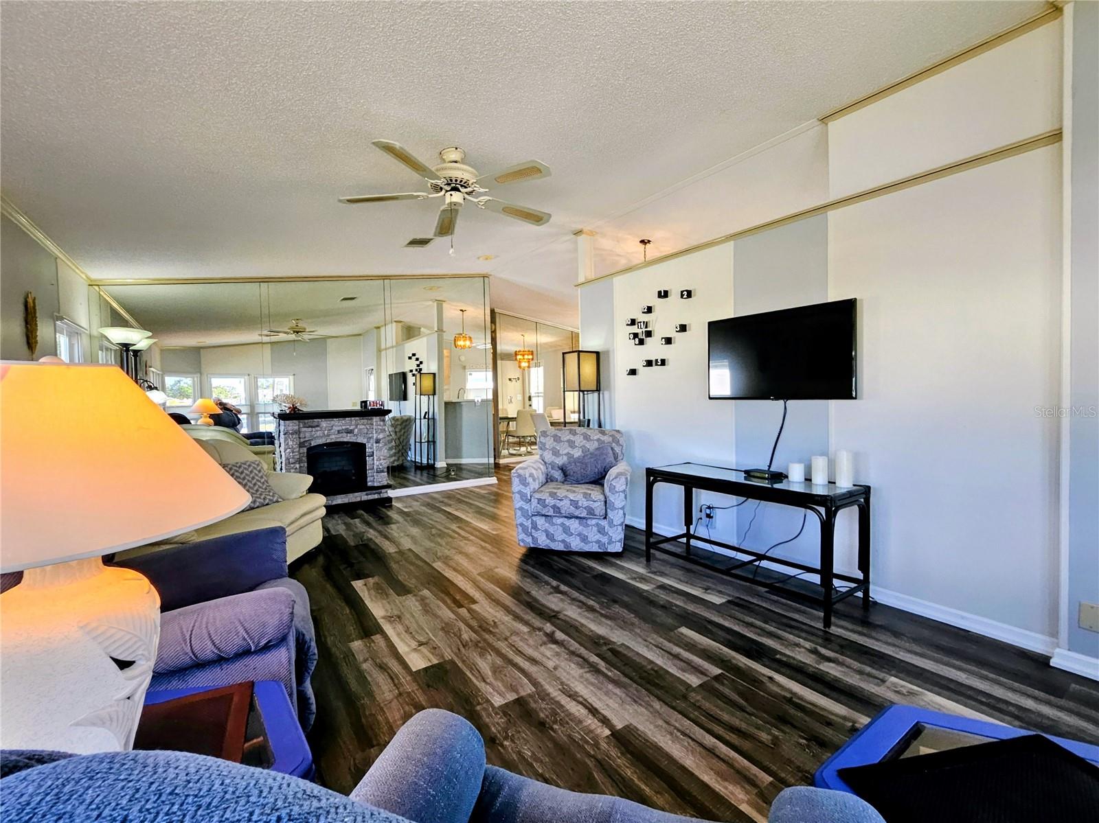 305 OAKWOOD BLVD E, SARASOTA, FL, 34237