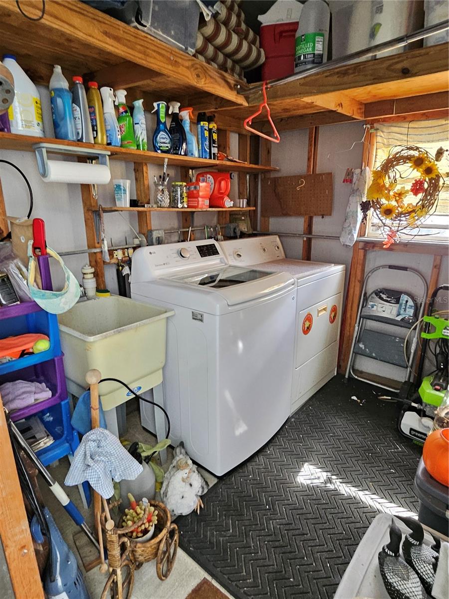 305 OAKWOOD BLVD E, SARASOTA, FL, 34237