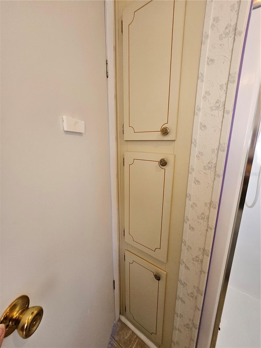 305 OAKWOOD BLVD E, SARASOTA, FL, 34237