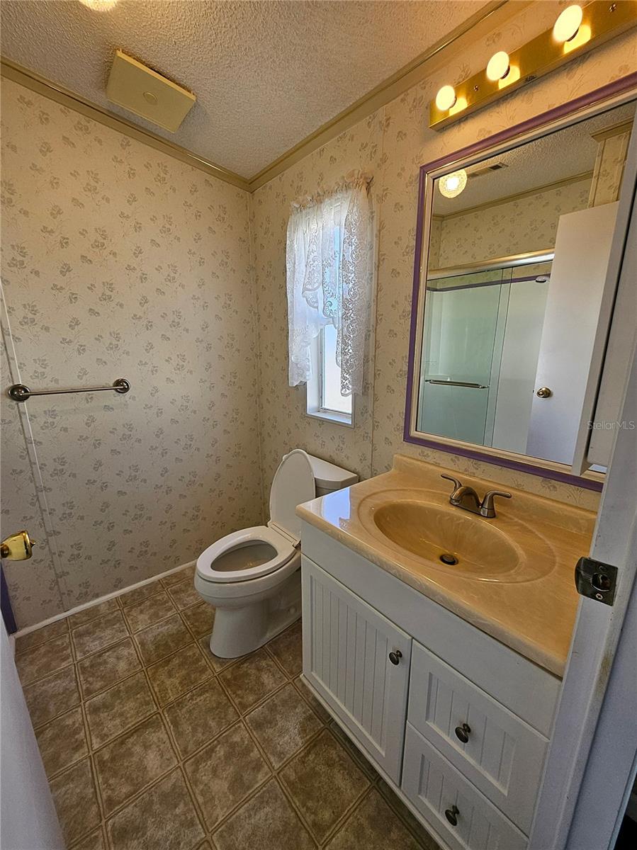 305 OAKWOOD BLVD E, SARASOTA, FL, 34237