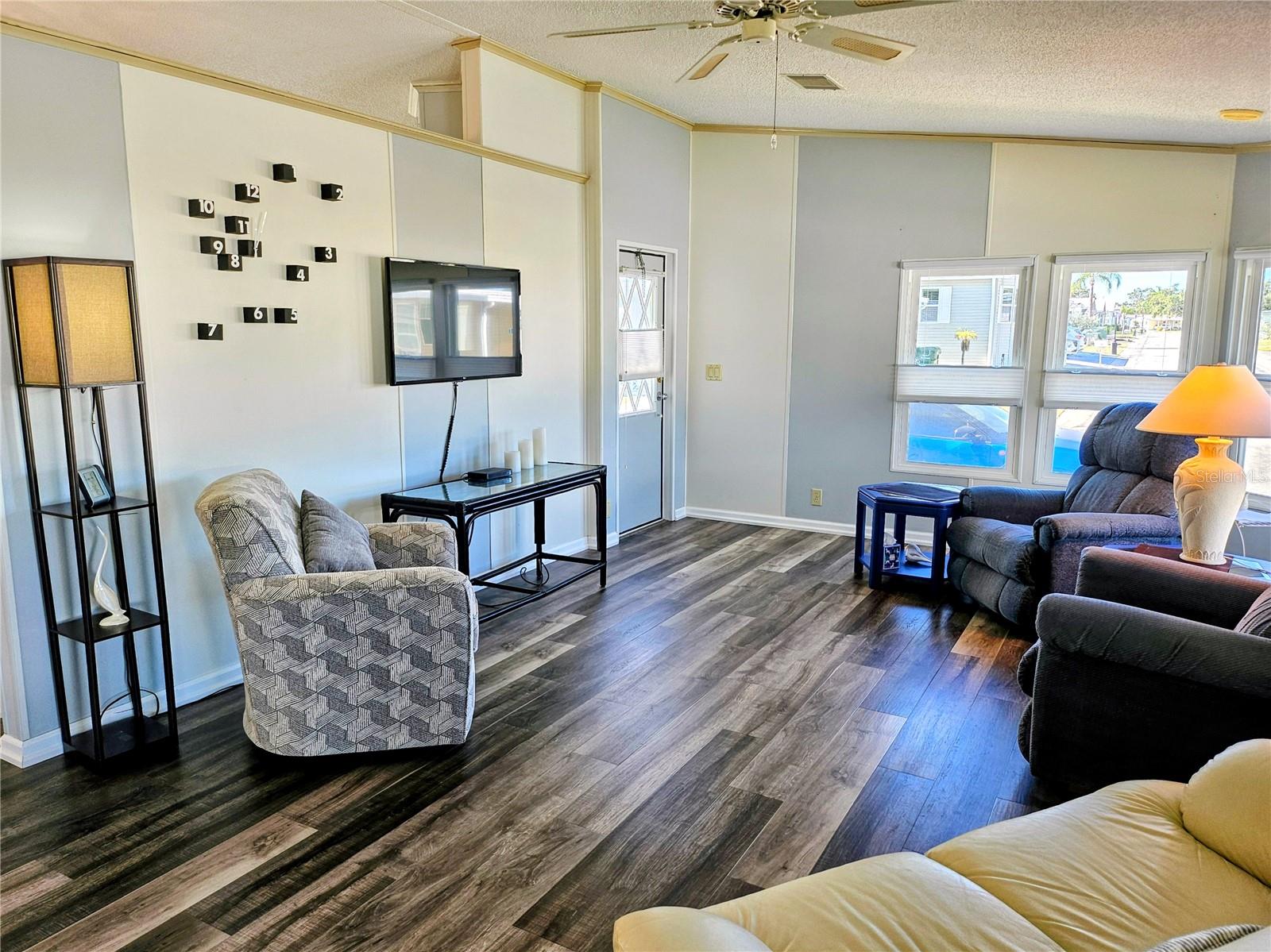 305 OAKWOOD BLVD E, SARASOTA, FL, 34237