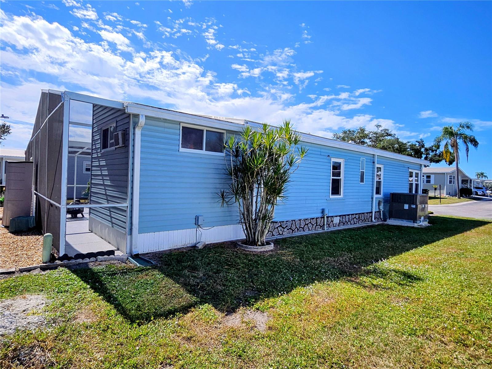 305 OAKWOOD BLVD E, SARASOTA, FL, 34237