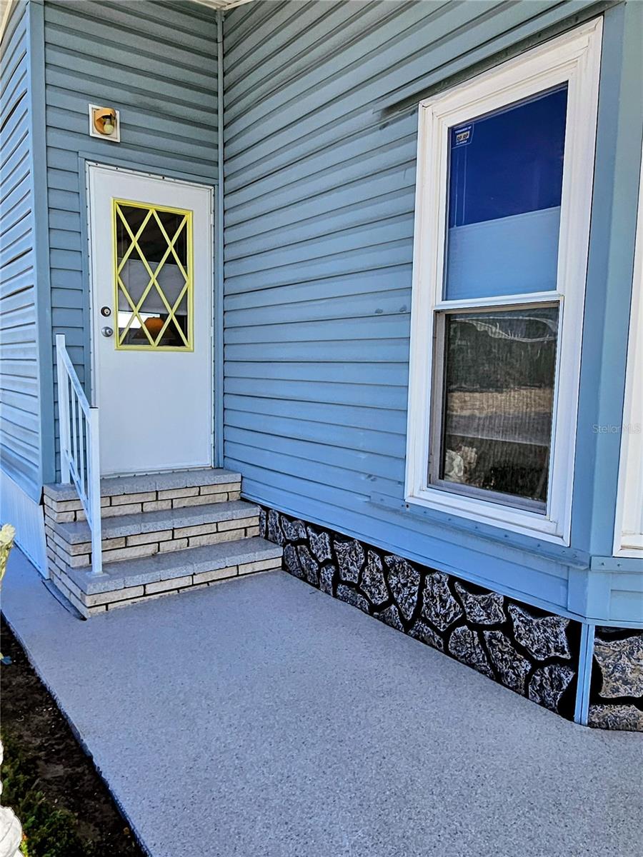 305 OAKWOOD BLVD E, SARASOTA, FL, 34237