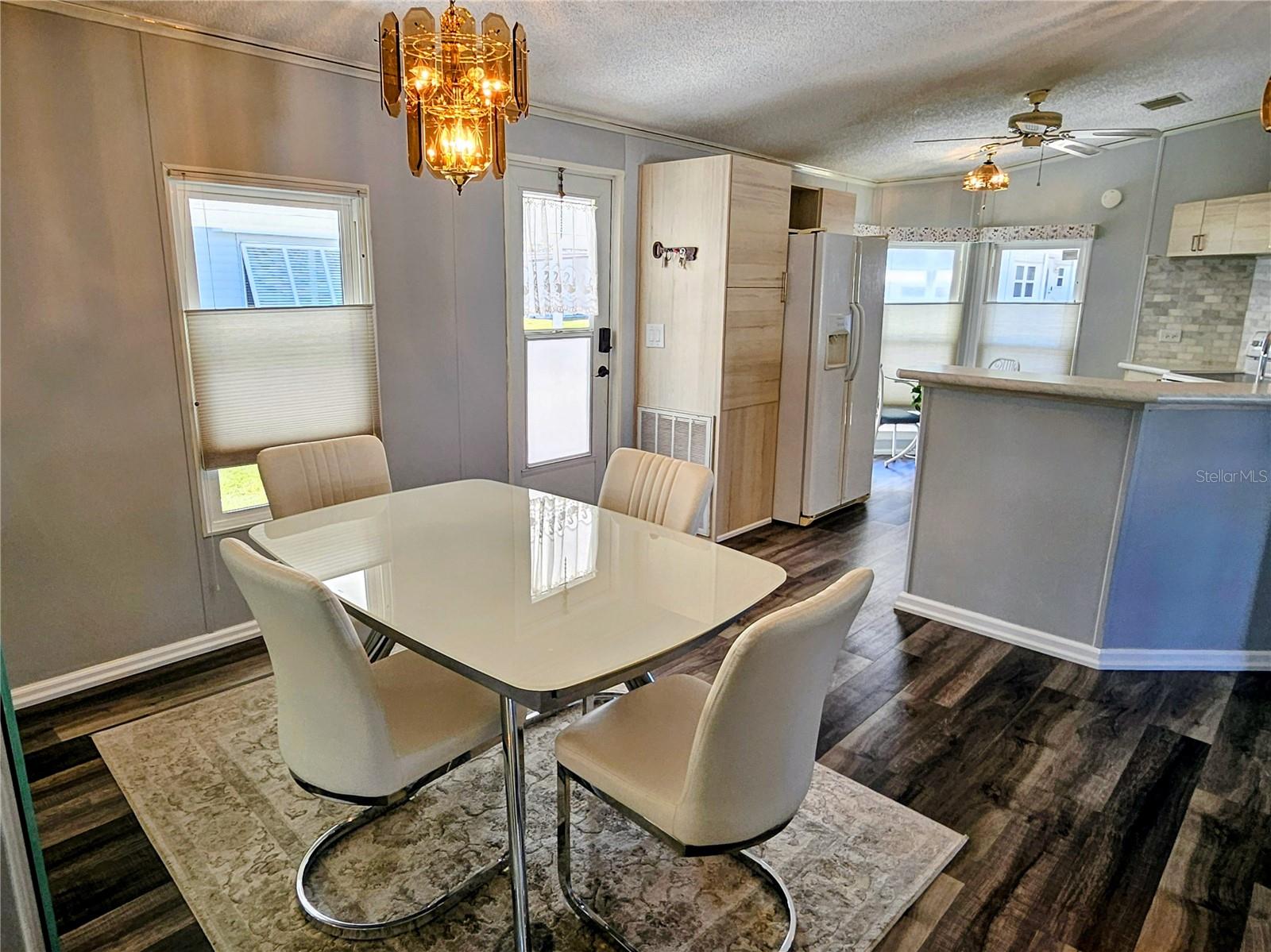 305 OAKWOOD BLVD E, SARASOTA, FL, 34237