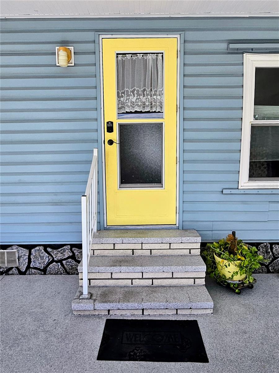 305 OAKWOOD BLVD E, SARASOTA, FL, 34237