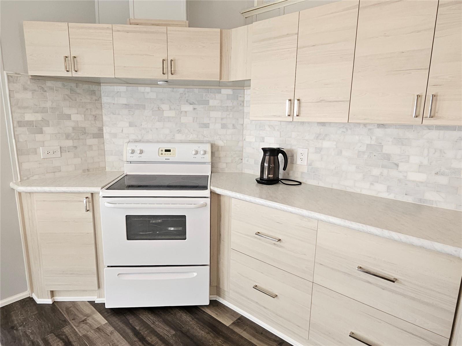 305 OAKWOOD BLVD E, SARASOTA, FL, 34237