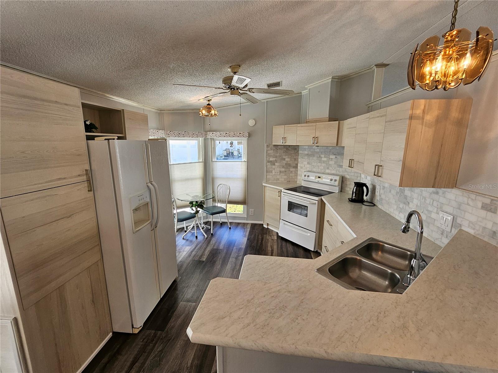 305 OAKWOOD BLVD E, SARASOTA, FL, 34237