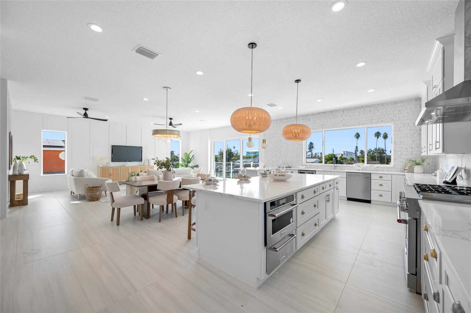 TB8445499 Property Photo