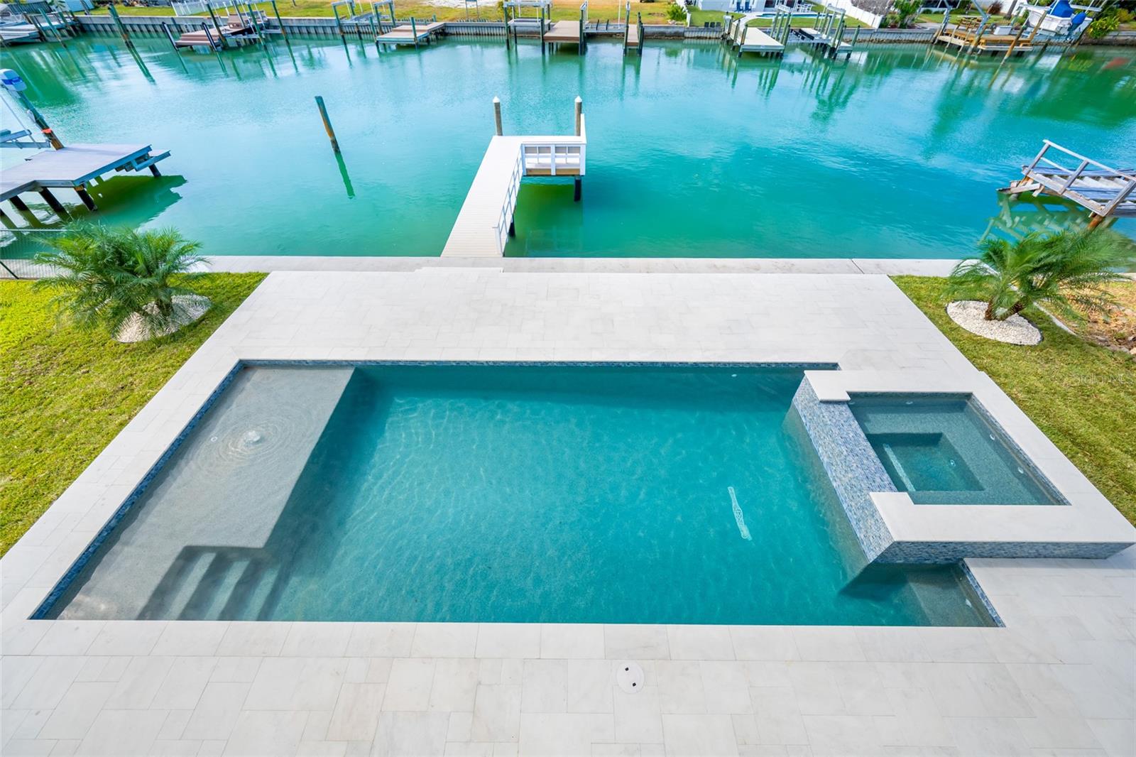 TB8445499 Property Photo