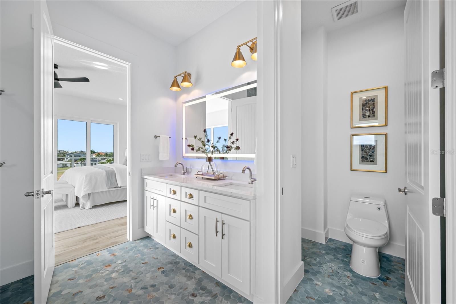 TB8445499 Property Photo