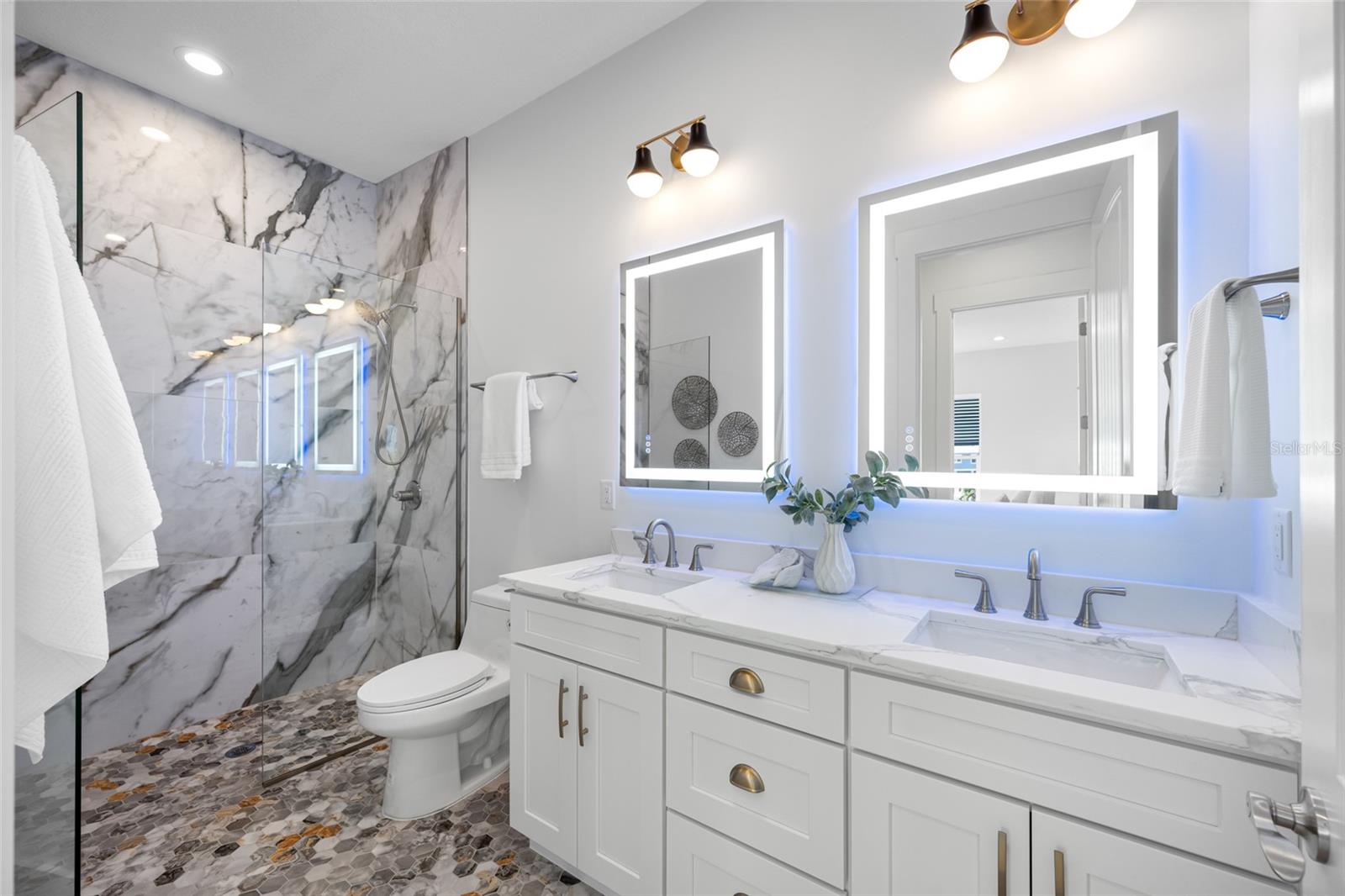 TB8445499 Property Photo