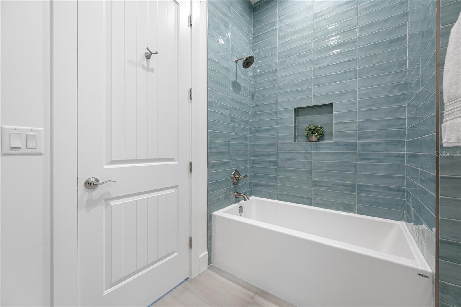 TB8445499 Property Photo