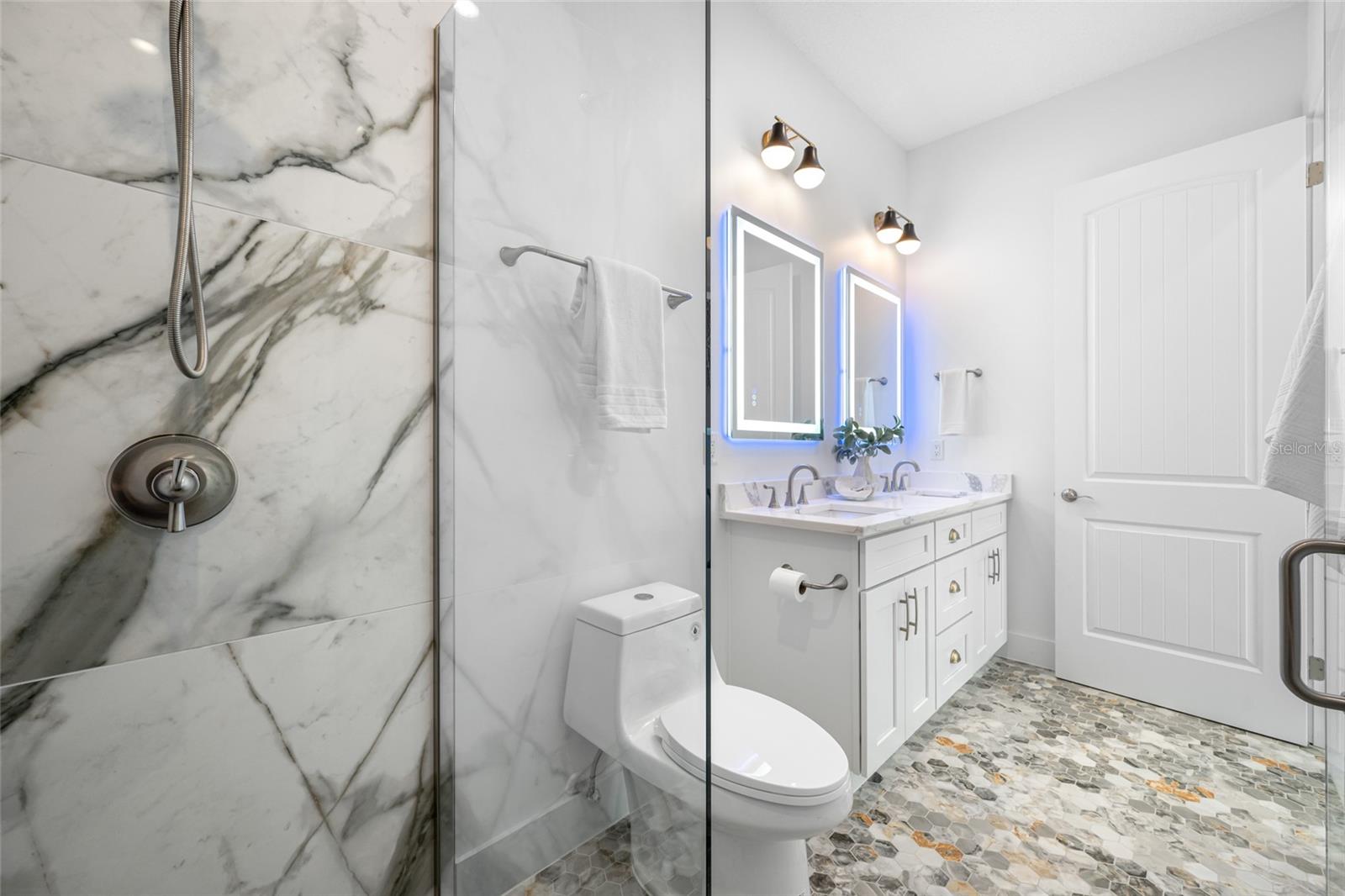 TB8445499 Property Photo