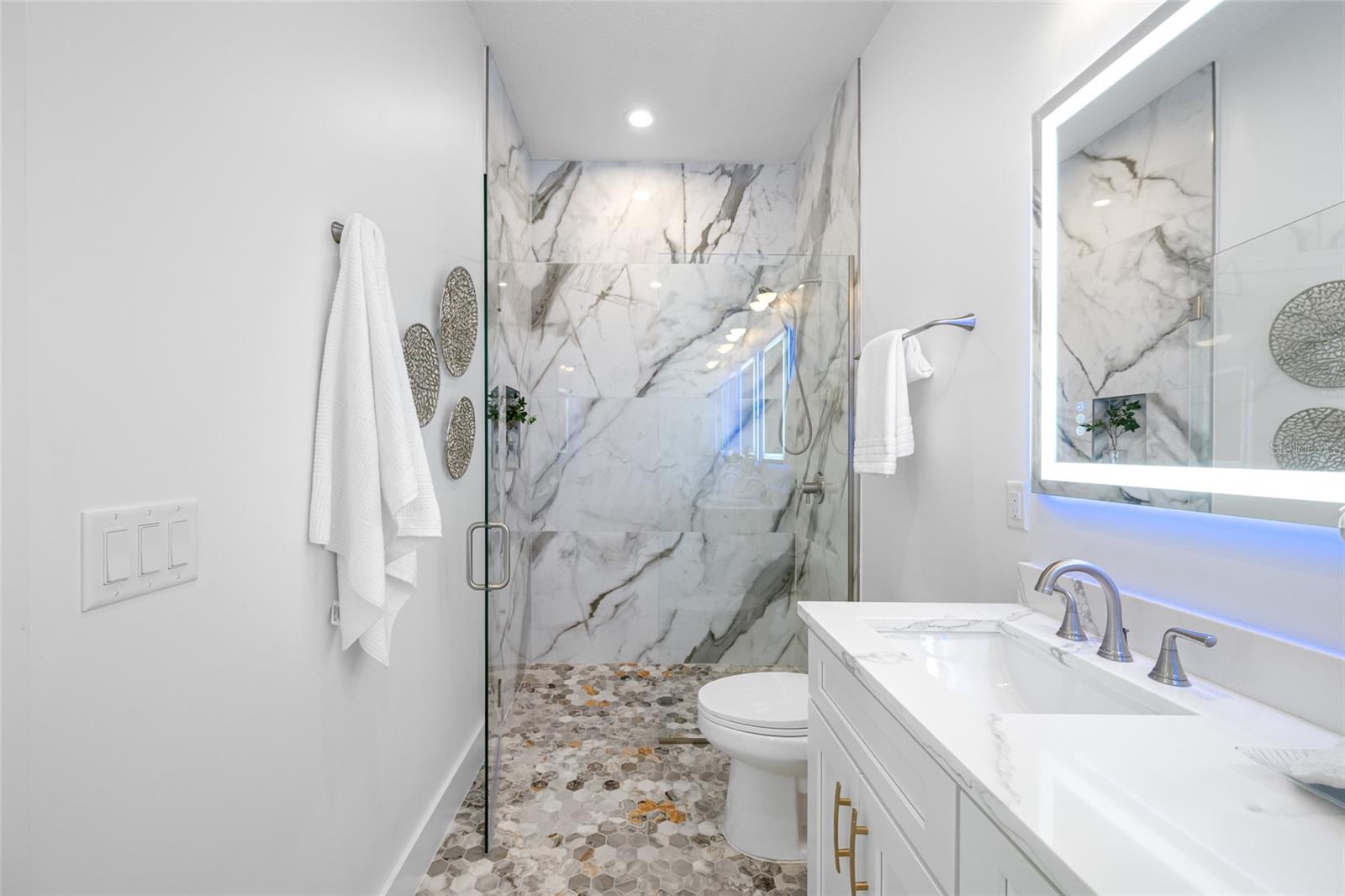 TB8445499 Property Photo