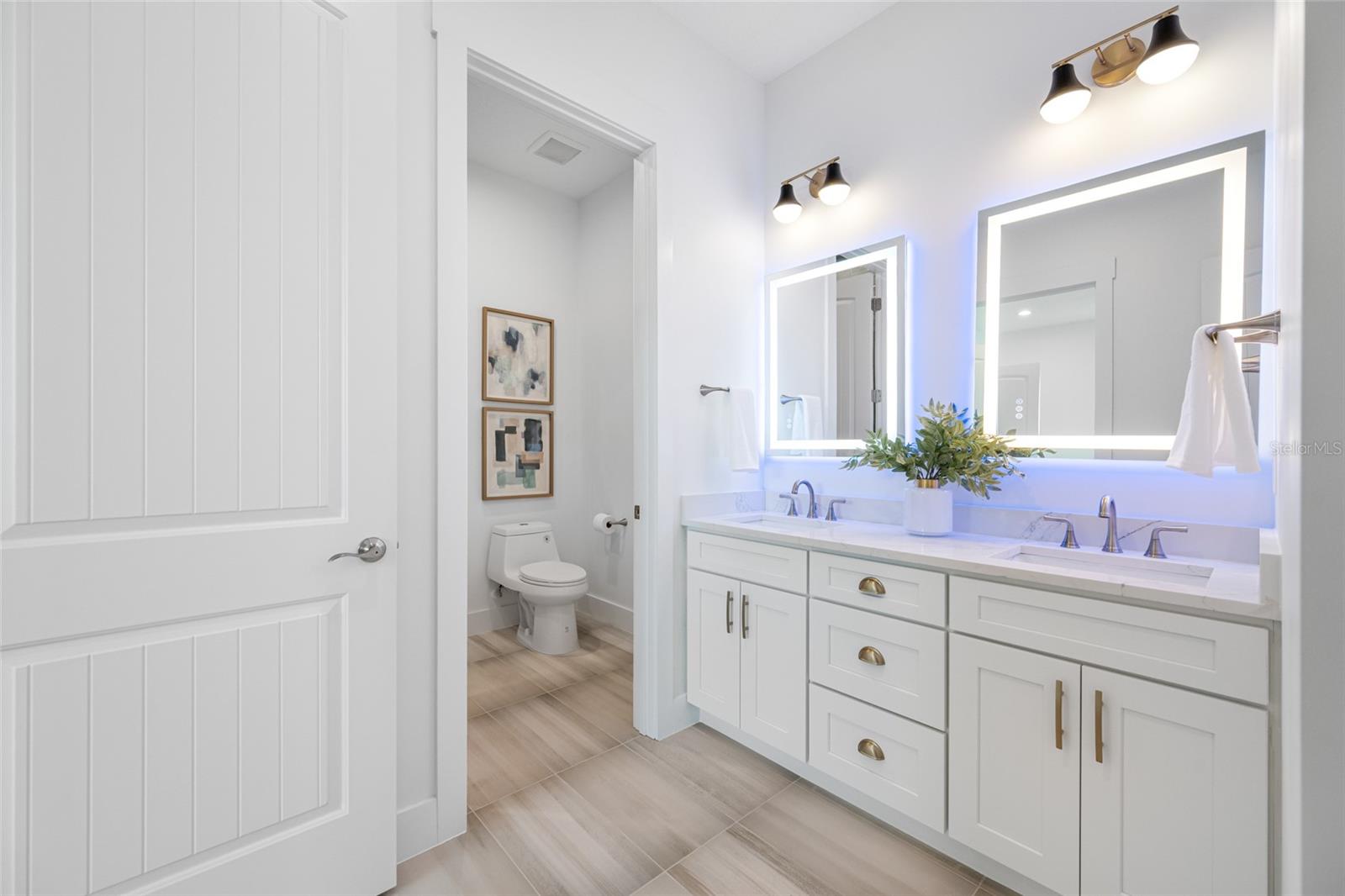 TB8445499 Property Photo