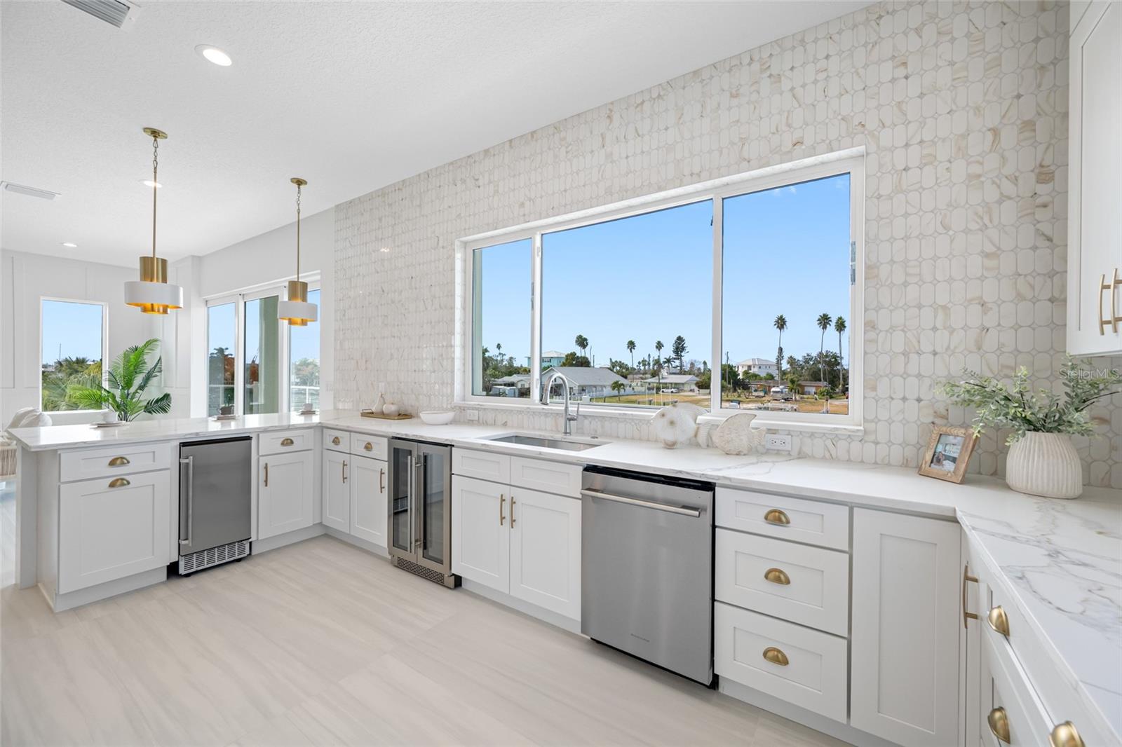 TB8445499 Property Photo