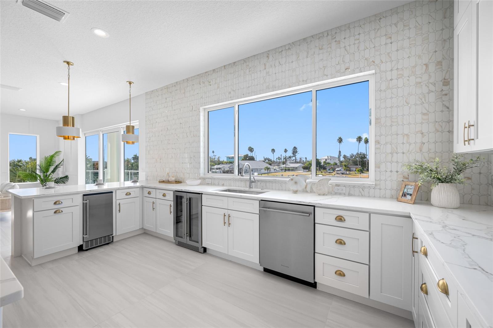 TB8445499 Property Photo