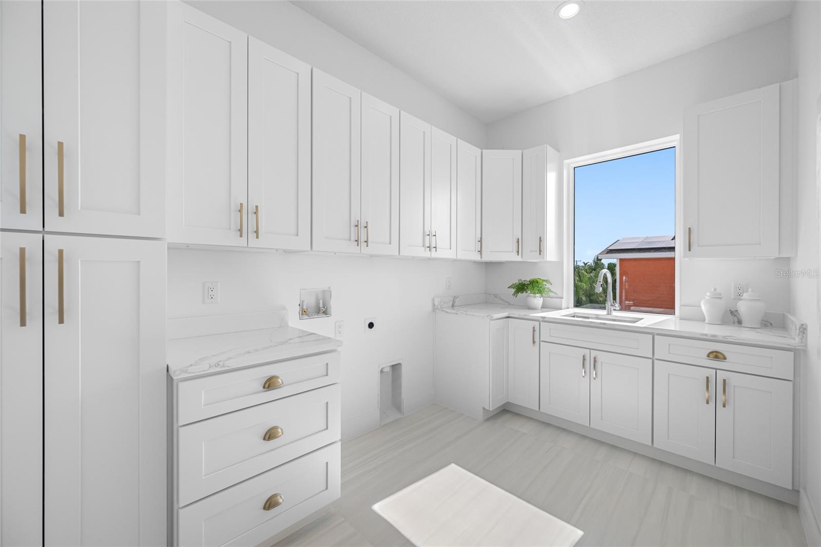 TB8445499 Property Photo