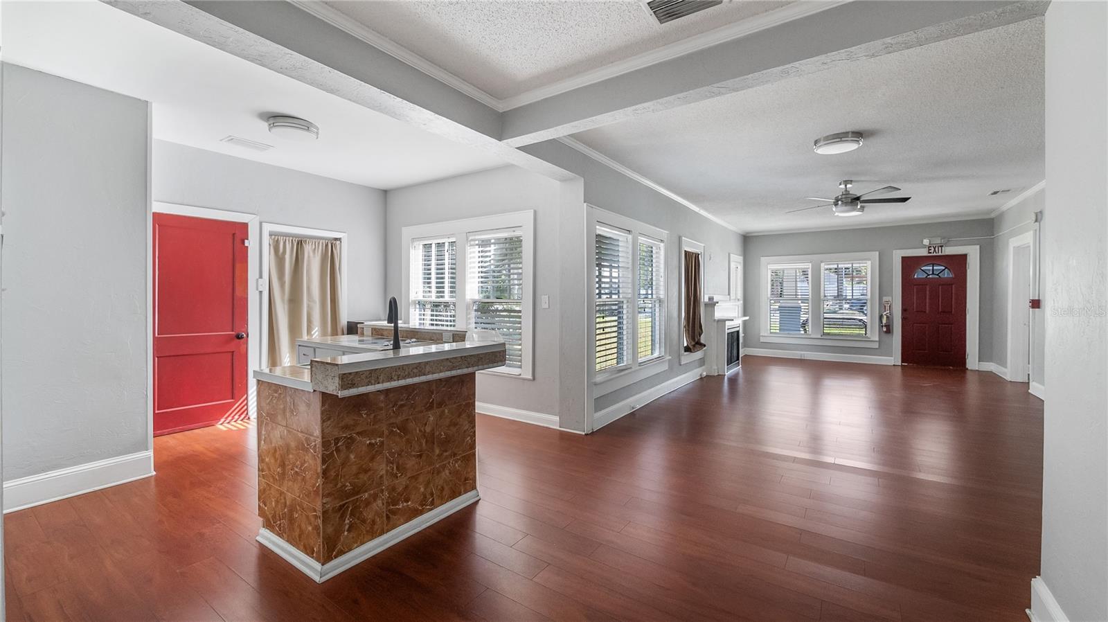 1704 W MAIN ST, LEESBURG, FL, 34748