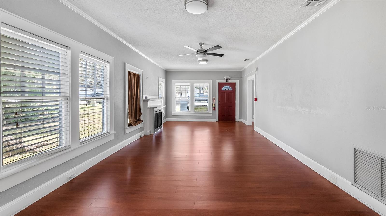 1704 W MAIN ST, LEESBURG, FL, 34748