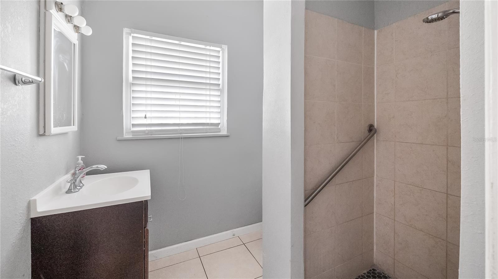 1704 W MAIN ST, LEESBURG, FL, 34748