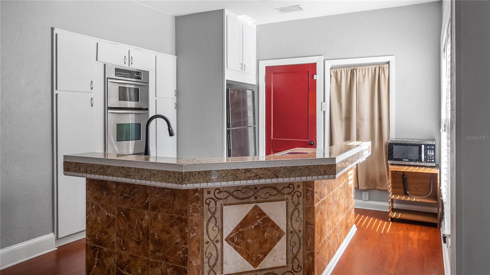 1704 W MAIN ST, LEESBURG, FL, 34748