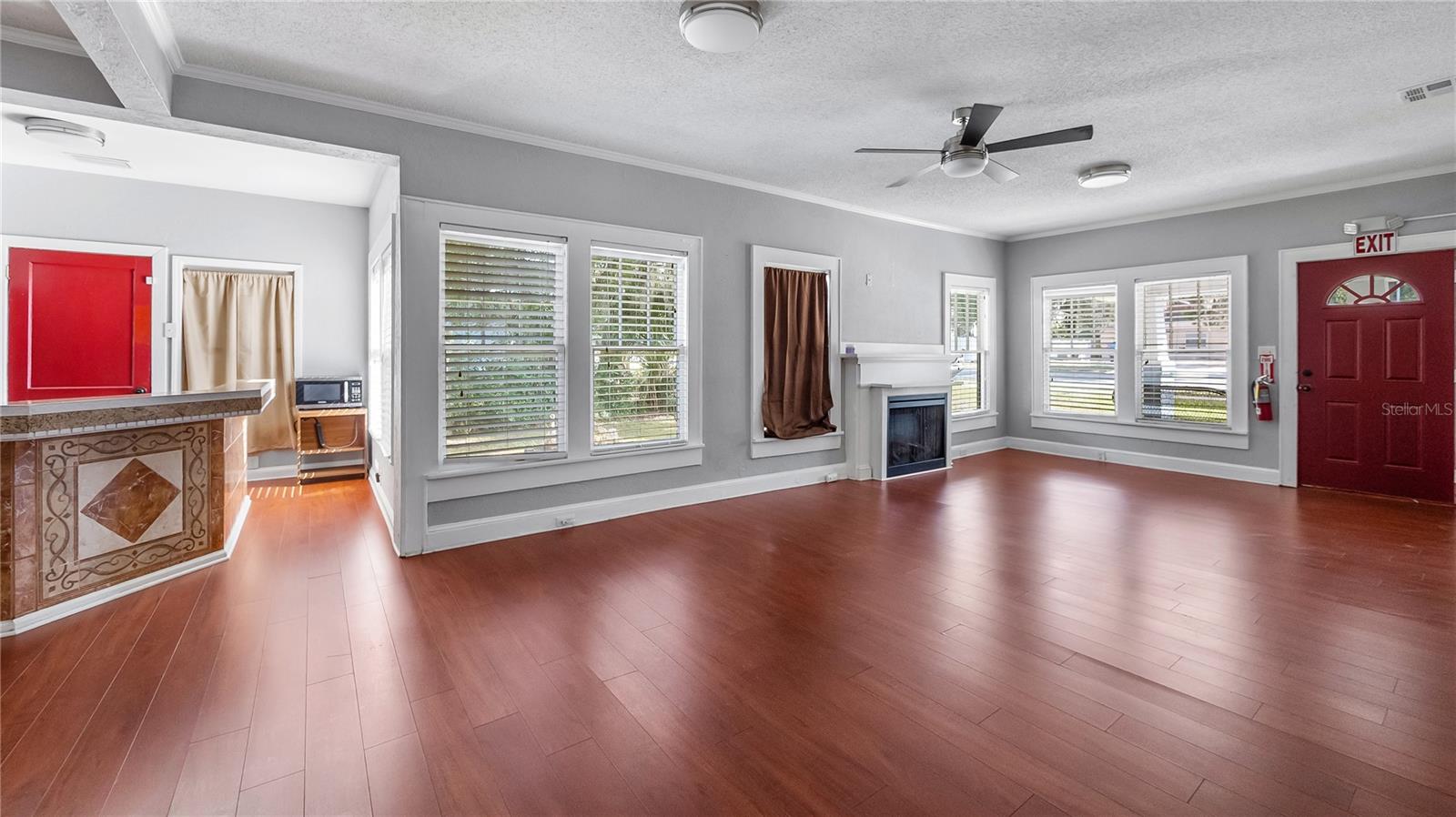 1704 W MAIN ST, LEESBURG, FL, 34748