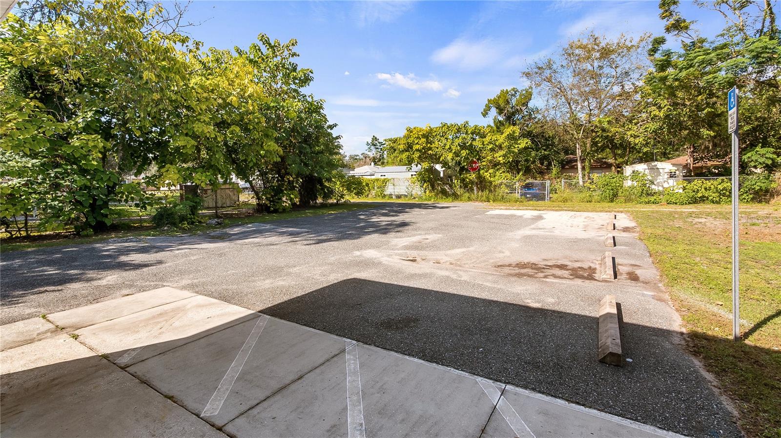 1704 W MAIN ST, LEESBURG, FL, 34748