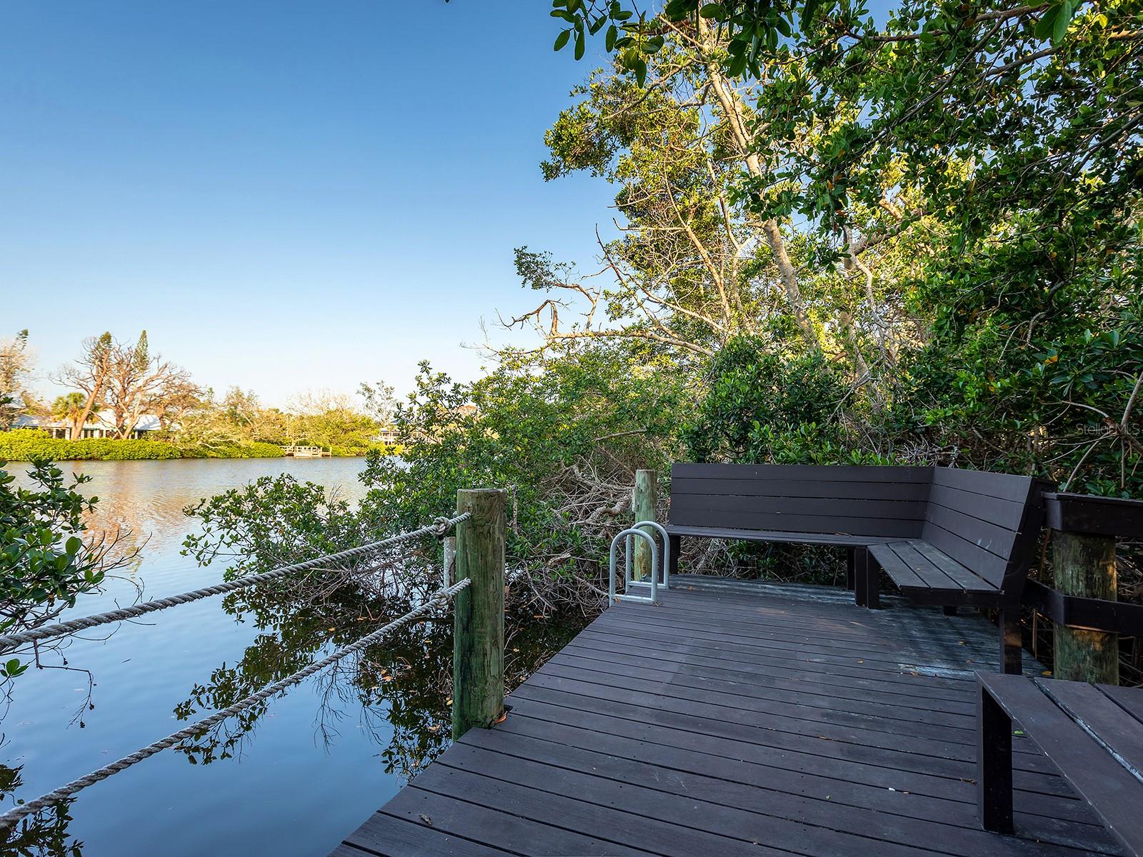 7647 SANDERLING RD, SARASOTA, FL, 34242