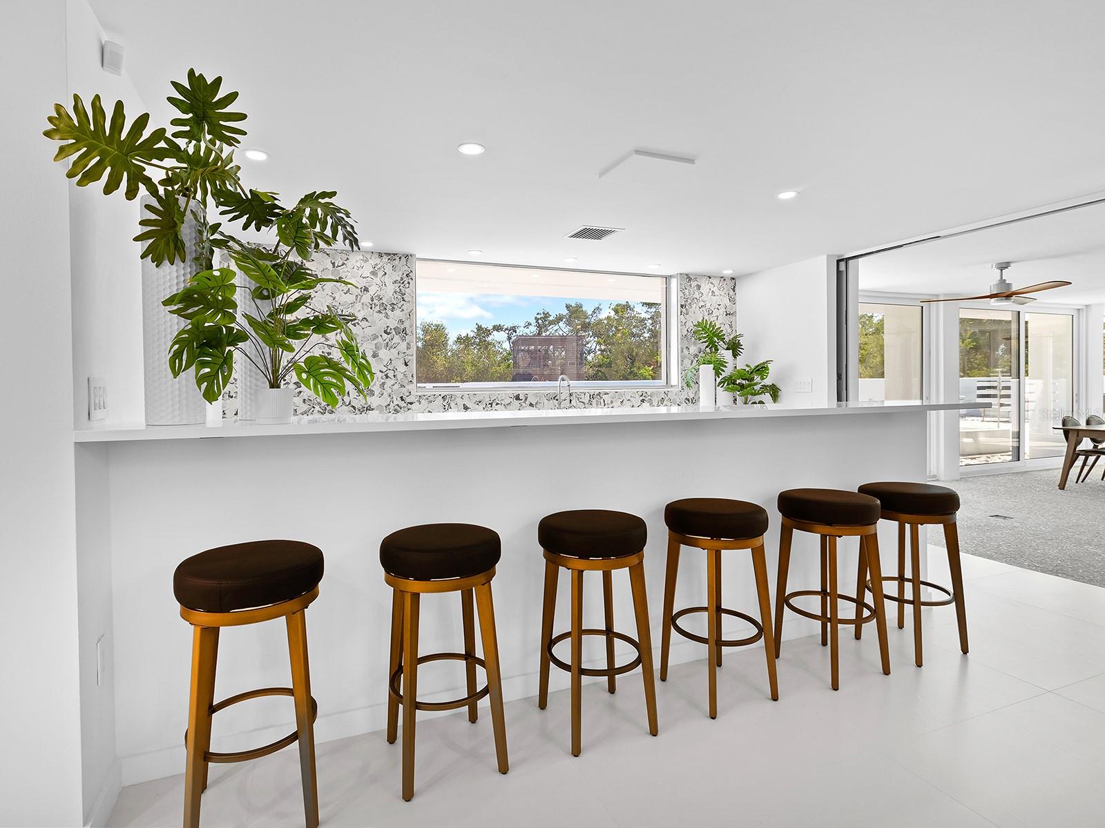 7647 SANDERLING RD, SARASOTA, FL, 34242