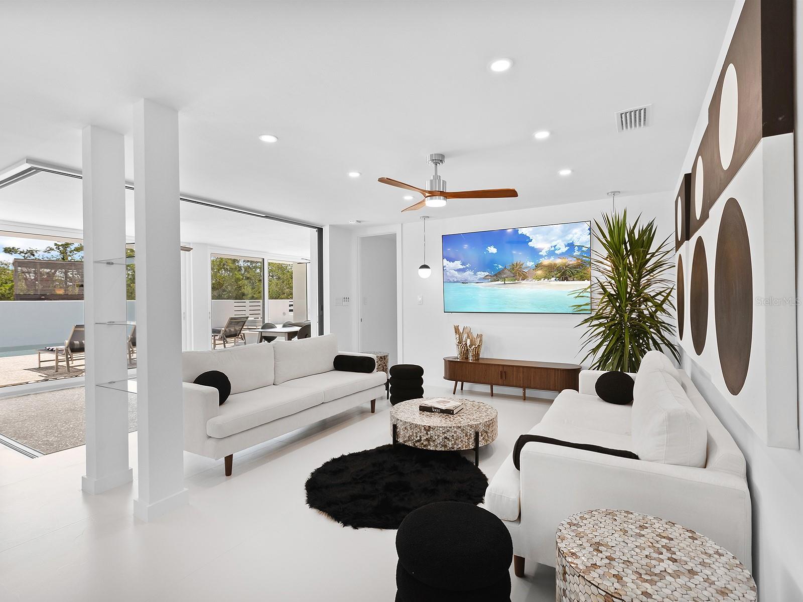 7647 SANDERLING RD, SARASOTA, FL, 34242