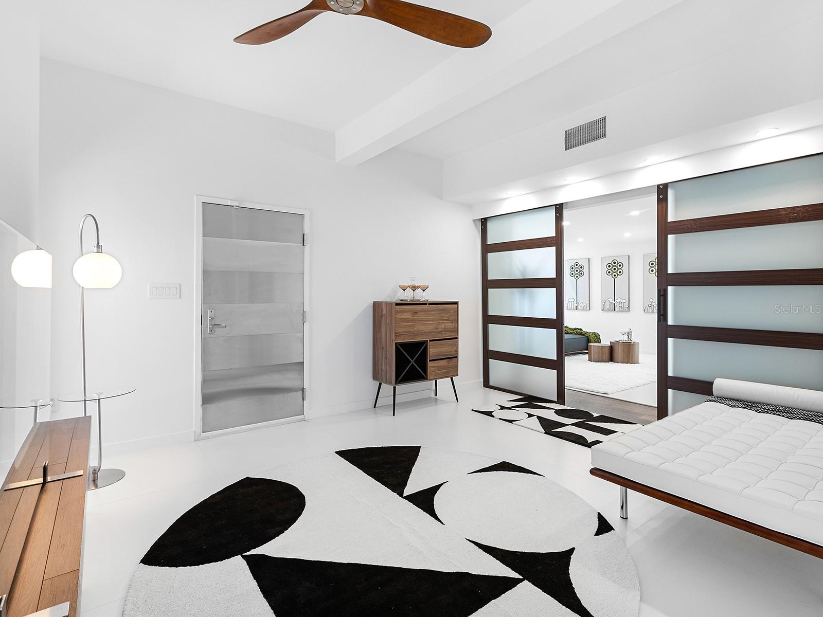 7647 SANDERLING RD, SARASOTA, FL, 34242