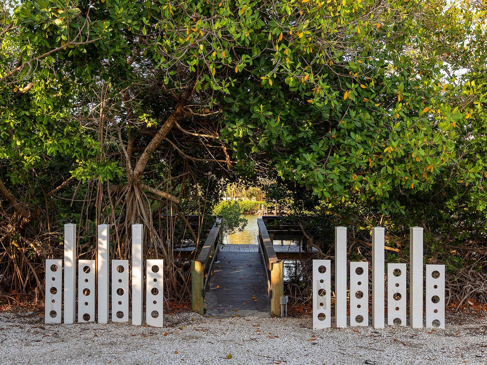 7647 SANDERLING RD, SARASOTA, FL, 34242