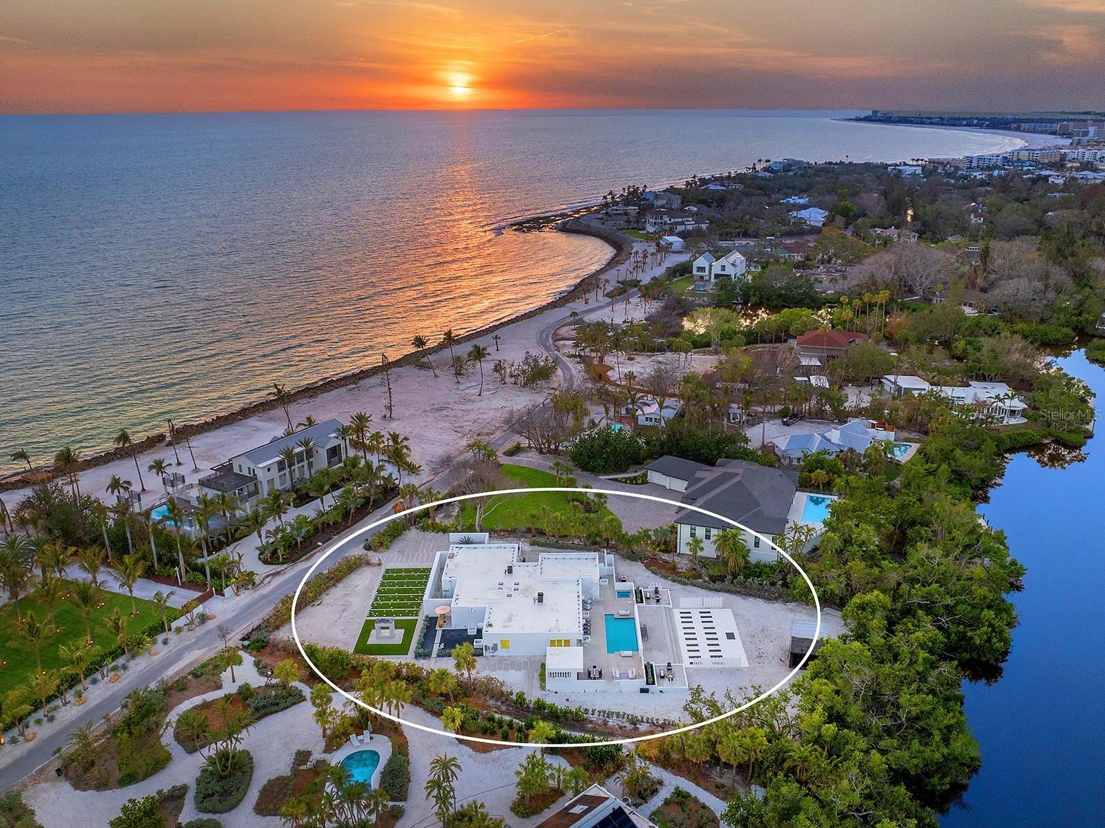 7647 SANDERLING RD, SARASOTA, FL, 34242