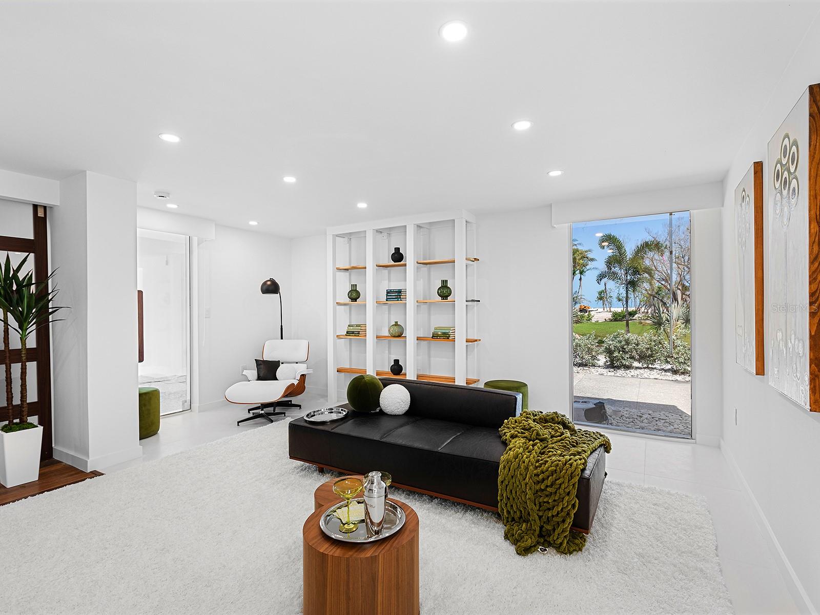 7647 SANDERLING RD, SARASOTA, FL, 34242